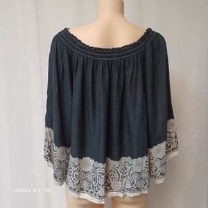Max Edition Black and White Ruffled Relaxed Blouse Size XL